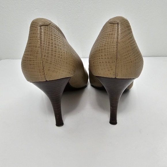 Calvin Klein Selene Neutral Tan Pumps Textured Leather Slip On Shoes Size 8.5 - Picture 3 of 11